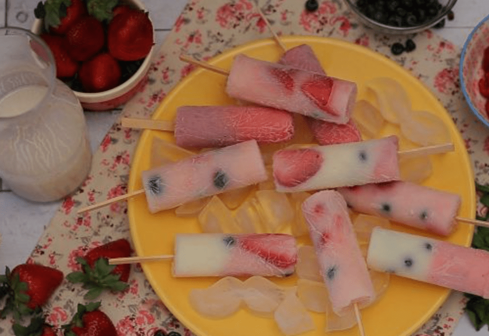 PICOLÉ de IOGURTE com FRUTAS VERMELHAS |&nbsp;Receita