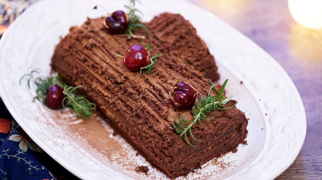 Rocambole Natalino de Chocolate (Bûche de Nöel) | Receita