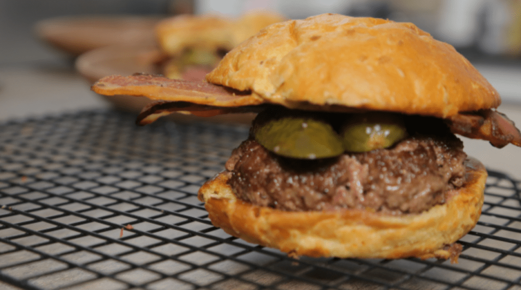 Paulo Yoller ensina Hambúguer PPBB do&nbsp;MEATS.