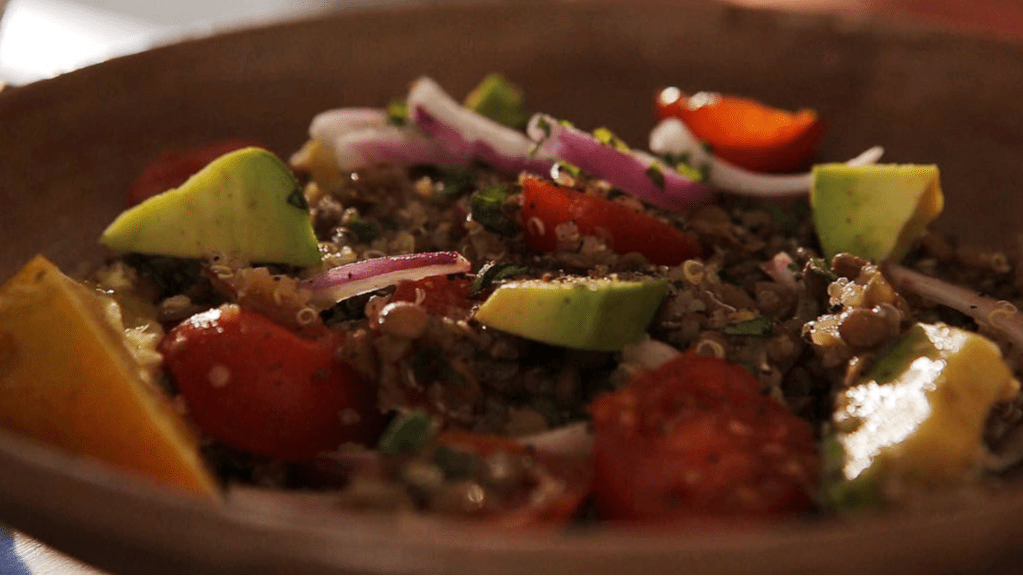 SALADA de QUINOA com LENTILHAS e ABACATE |&nbsp;Receita