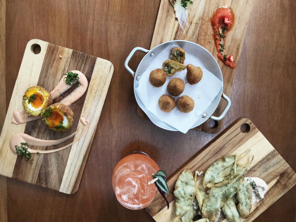 Quincho: comidinhas vegetarianas gostosas e bons&nbsp;drinks!