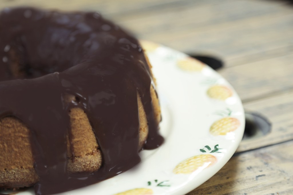 Bolo de Cenoura com Cobertura de Chocolate |&nbsp;Receita
